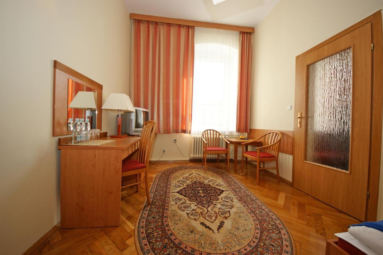 Hotel Zamkowy Слупск Экстерьер фото