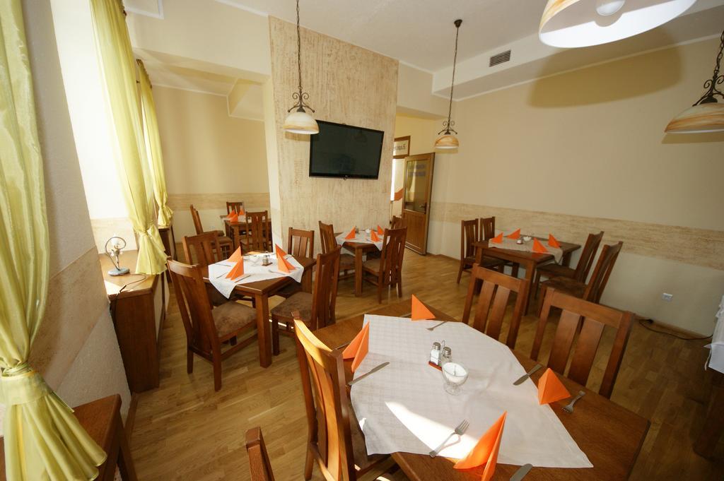 Hotel Zamkowy Слупск Экстерьер фото