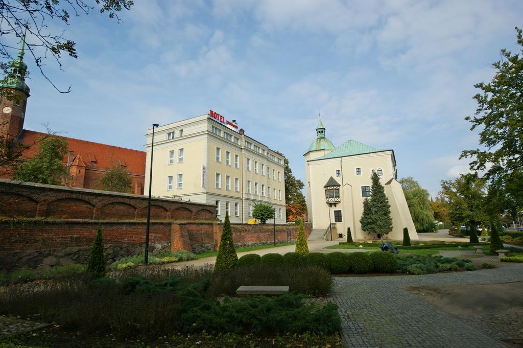 Hotel Zamkowy Слупск Экстерьер фото